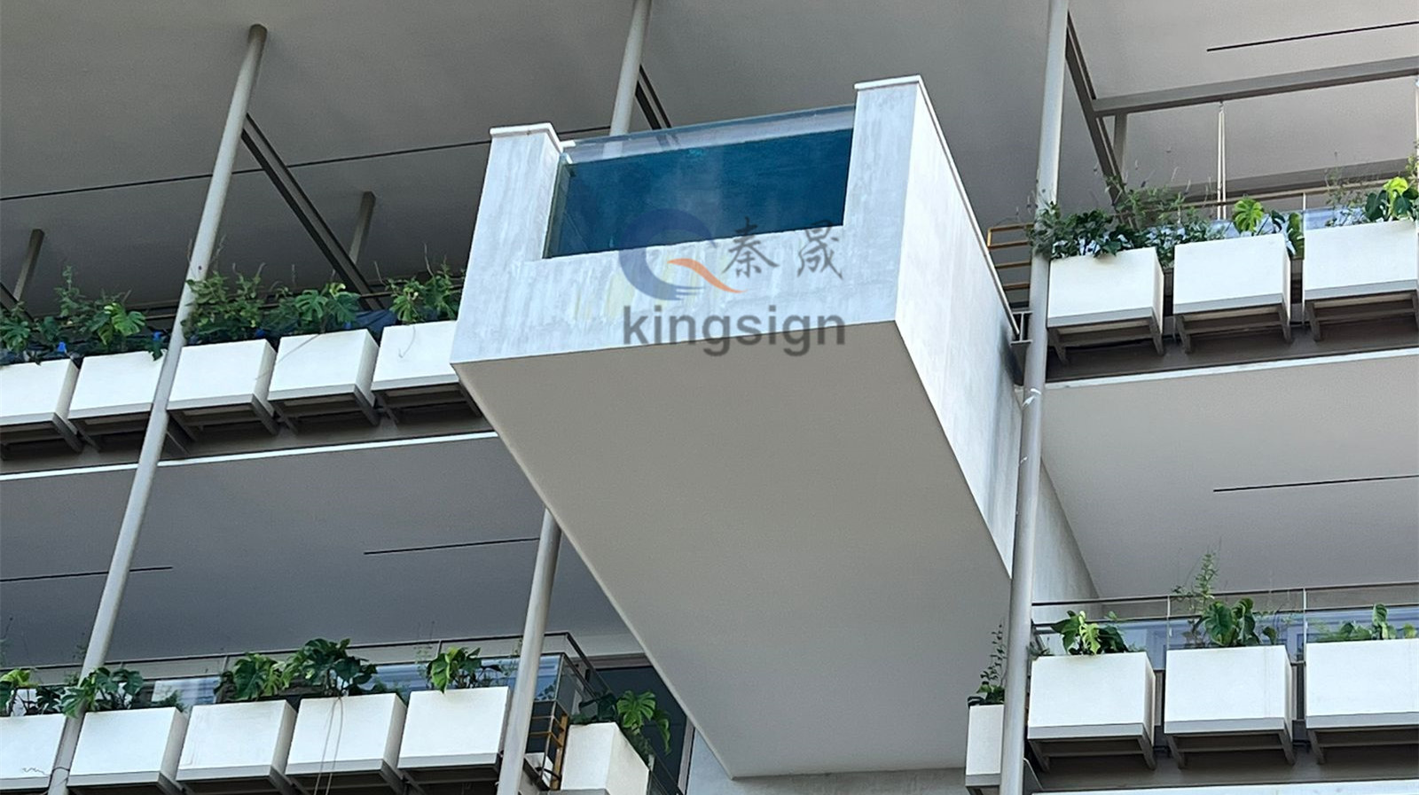 Kingsign Akrylskiva för hotellpoolprojekt